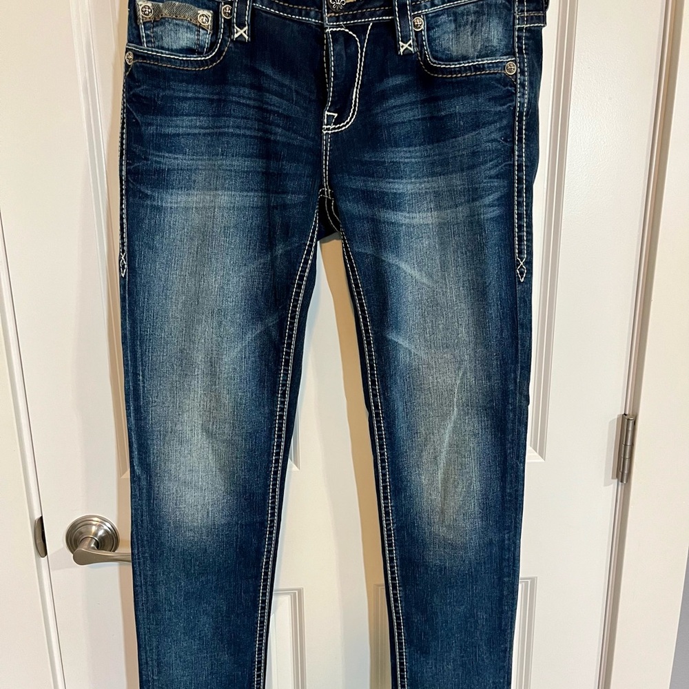 Rock Rivival Women’s Embellished Skinny Jeans.  Very good condition.